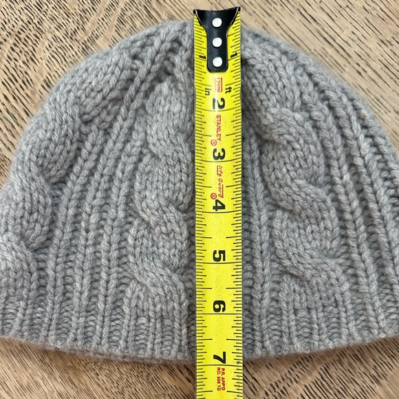 Banana Republic 100% Cashmere Cable Knit Gray Beanie - Picture 6 of 14